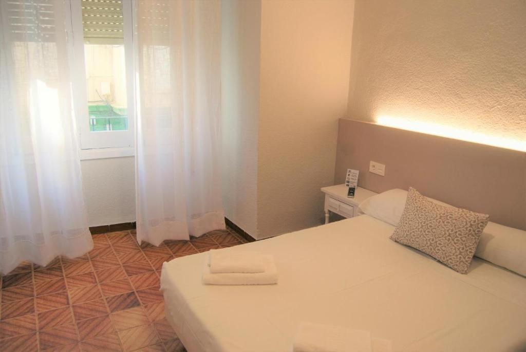 Hostal Tropical Motril Luaran gambar